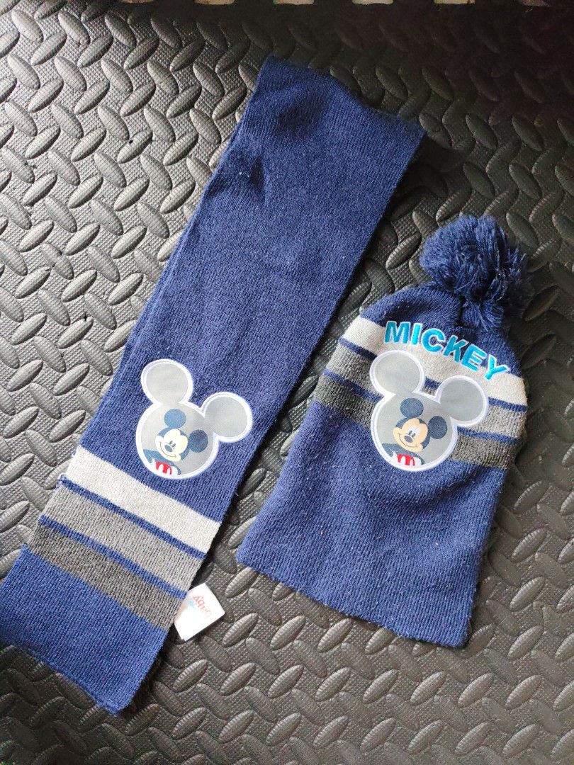 Disney Baby Scarf & Knit Cap (Category: Bedding & Towels) located in Quezon City. Submitted by zs.onlinehub (Listing ID 1469616033, Image 1). Description: - Authentic Disney Baby striped knit blanket - Color: Blue, grey, and white - Soft and lightweight fabric - Ideal for stroller use or the nursery - Features a securely stitched Disney Baby tag - Perfect for gifting or everyday use P.S. mas darker color sa personal.