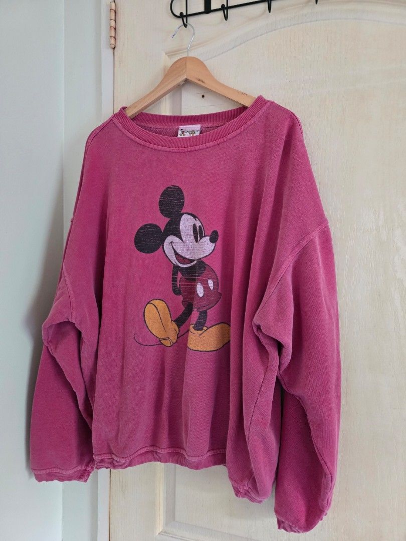 Disney Sweatshirt (Category: Longsleeves) located in Cavite. Submitted by rydes_clo (Listing ID 1469600875, Image 2). Description: bought in hk disneyland very cute oversized look perfect pang matchy kahit saan perfect din pang office very instagrammable good for xl to xxl frames.