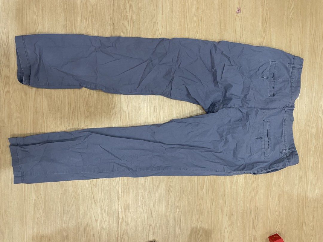 Divided Pants sz 32 (Category: Chinos) located in Manila. Submitted by bedlambuzz (Listing ID 1469697382, Image 3). Description: WYSIWYG USED MAY HAVE SOME MINOR FLAWS BUT THESE WERE STORED WELL AND PROPERLY.