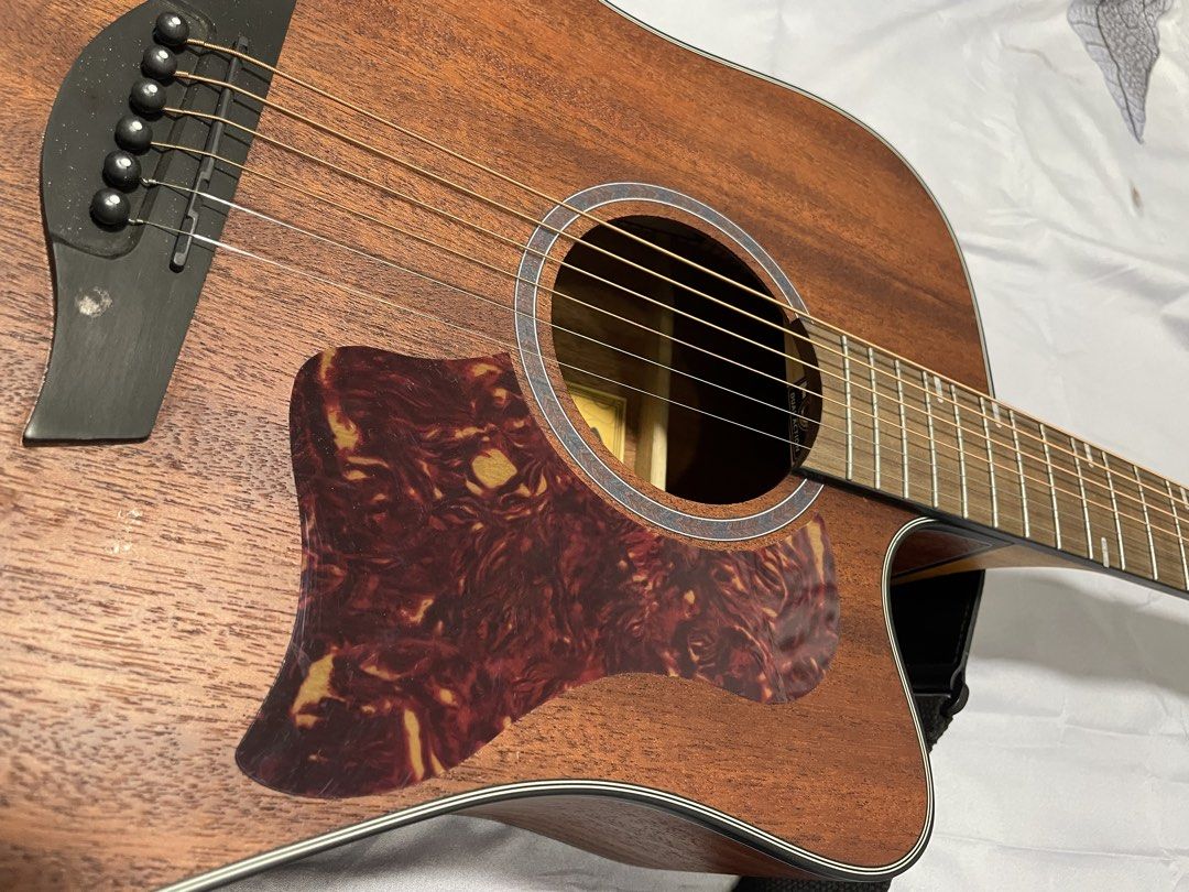 Django Guitar LE (Category: Musical Instruments) located in Manila. Submitted by jhonmarvin33311 (Listing ID 1469580427, Image 2). Description: Selling my Django LE Guitar. Only used casually for about a month when I was learning guitar, so it’s still lightly used and in good condition. Inclusions: * Thickly padded guitar bag * Capo * Guitar picks * Neck adjuster * Extra set of guitar strings The guitar also has a built-in tuner and AUX connectio