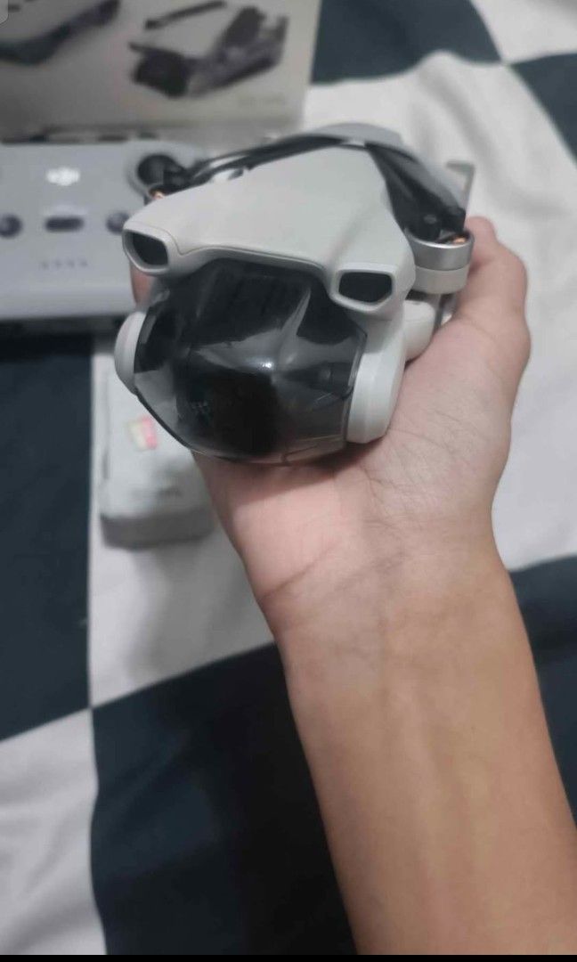 DJI MINI 3 STANDARD (Category: Drones) located in Manila. Submitted by jabelat.14 (Listing ID 1469747385, Image 2). Description: dji mini 3 standard with these item included: -travel bag -original box -recipt -32 gb sd card.