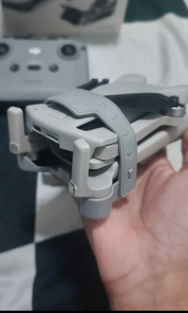DJI MINI 3 STANDARD (Category: Drones) located in Manila. Submitted by jabelat.14 (Listing ID 1469747385, Image 3). Description: dji mini 3 standard with these item included: -travel bag -original box -recipt -32 gb sd card.