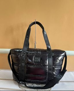 (Category: ) located in . Submitted by bellafashion08 (Listing ID 1469731288, Image 1). Description: .