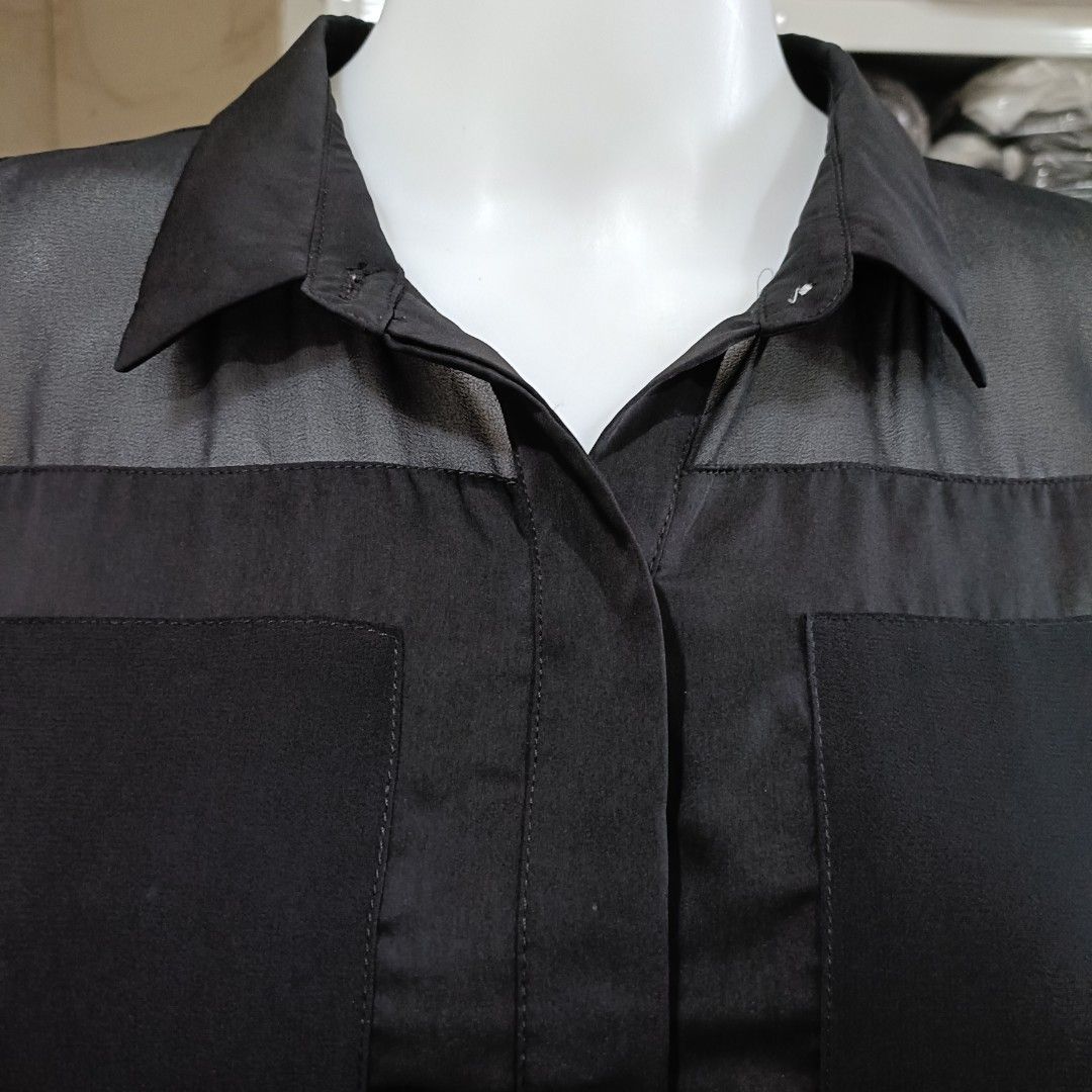 DKNYC Black Collared Button Down Sleeveless Blouse; 2XL Plus Size Oversized (Category: Blouses) located in Moncada. Submitted by celynn.collection (Listing ID 1469616455, Image 3). Description: ✅ PLEASE READ BEFORE ASKING! 😊 ----------------------------------------------------- 📍LOCATION: Pangasinan, Luzon ----------------------------------------------------- ✅ Clothes are THRIFTED or PRE-LOVED unless stated brand new. -------------------------