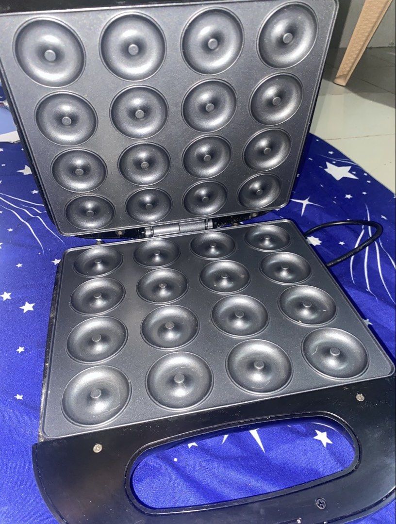 Donut maker 16 holes (Category: Bakeware) located in Manila. Submitted by krlyn (Listing ID 1469697911, Image 1). Description: .