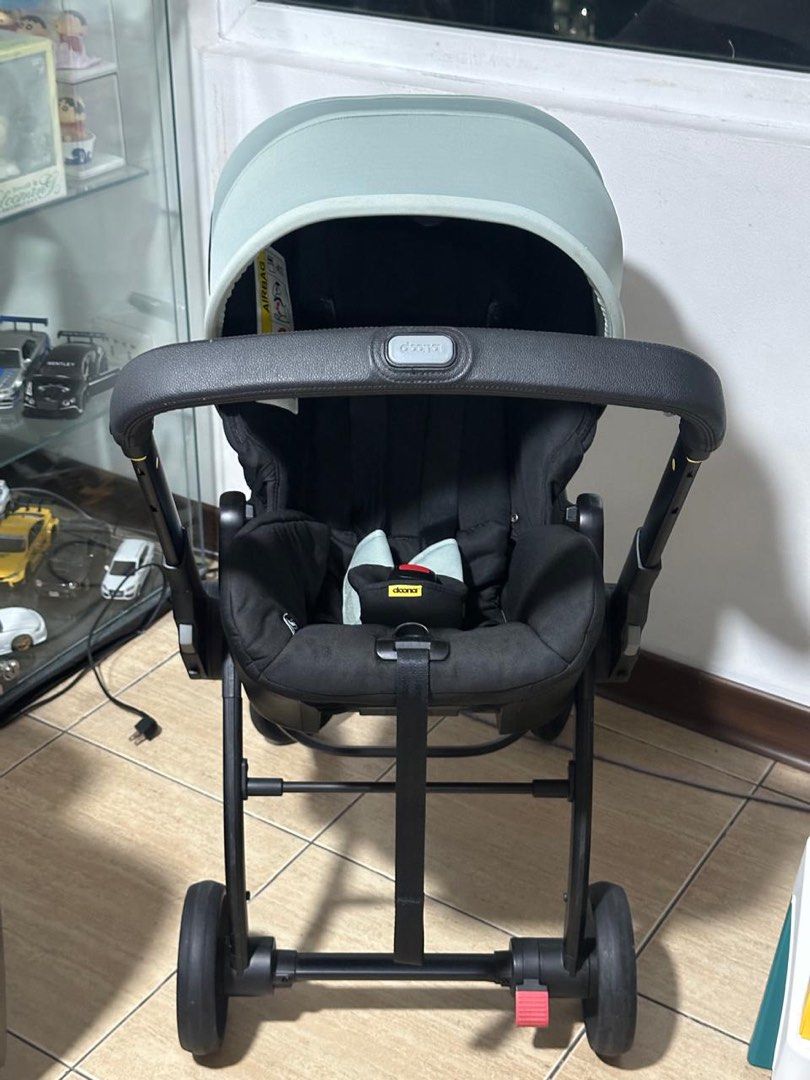 Doona x (Category: Strollers) located in Mandaluyong City. Submitted by ryugarage (Listing ID 1469633536, Image 1). Description: Doona x Carseat Stroller Carrier Airport use 21k Bnew price 43k.