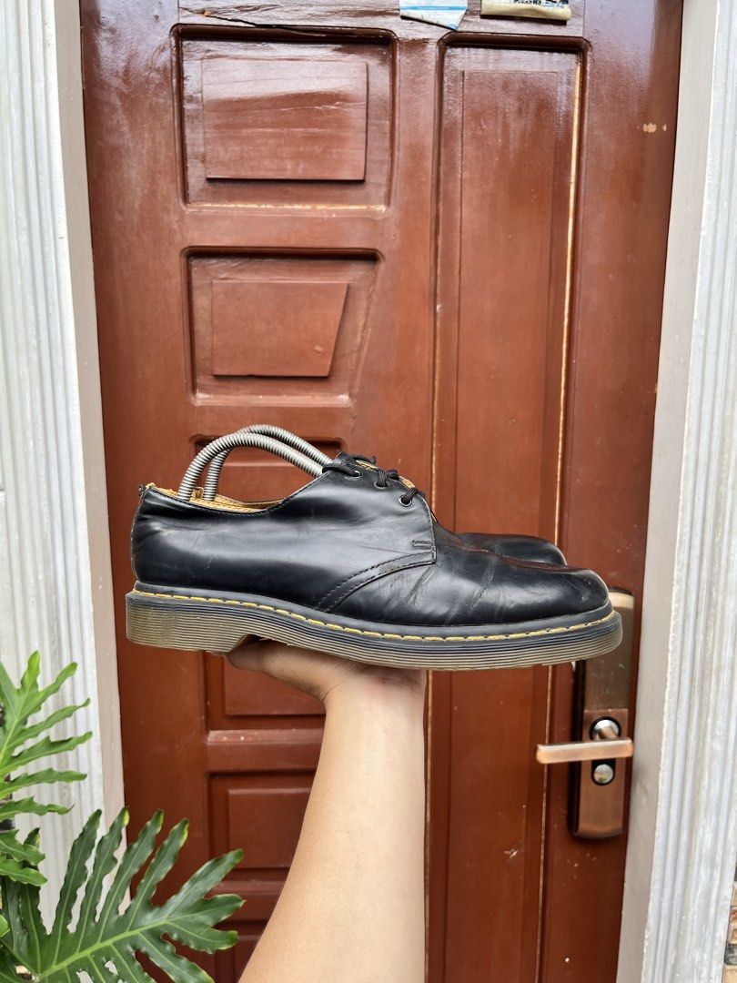 dr. martens (Category: Casual Shoes) located in Molave. Submitted by bronzokiks (Listing ID 1469704013, Image 2). Description: size us 10.