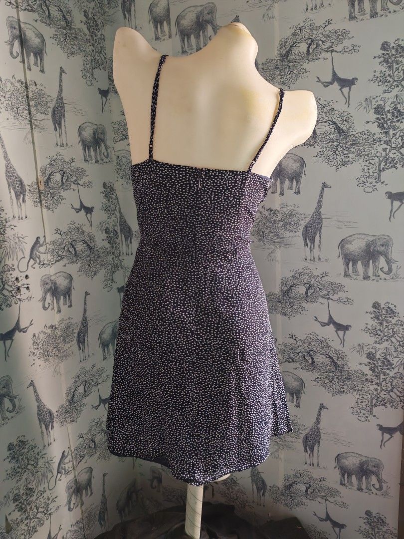 DRESSE (Category: Dresses) located in Manila. Submitted by lalaine.01 (Listing ID 1469625643, Image 3). Description: .