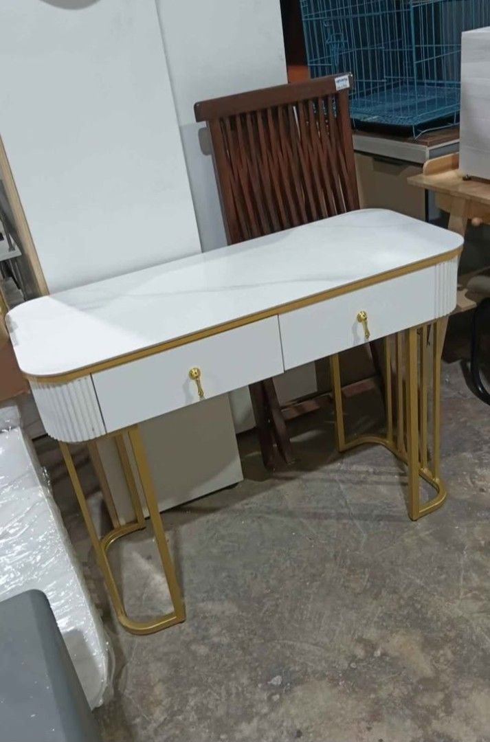 DRESSING TABLE (Category: Tables & Sets) located in Beranang. Submitted by teha_1994 (Listing ID 1469594417, Image 2). Description: DRESSING TABLE 100CM NEW ITEM READY STOCK RM2️⃣❌❌ 📍LOT 60,JALAN BESAR,JALAN ENAM KAKI,KAMPUNG JALAN ENAM KAKI,BERANANG,SELANGOR.