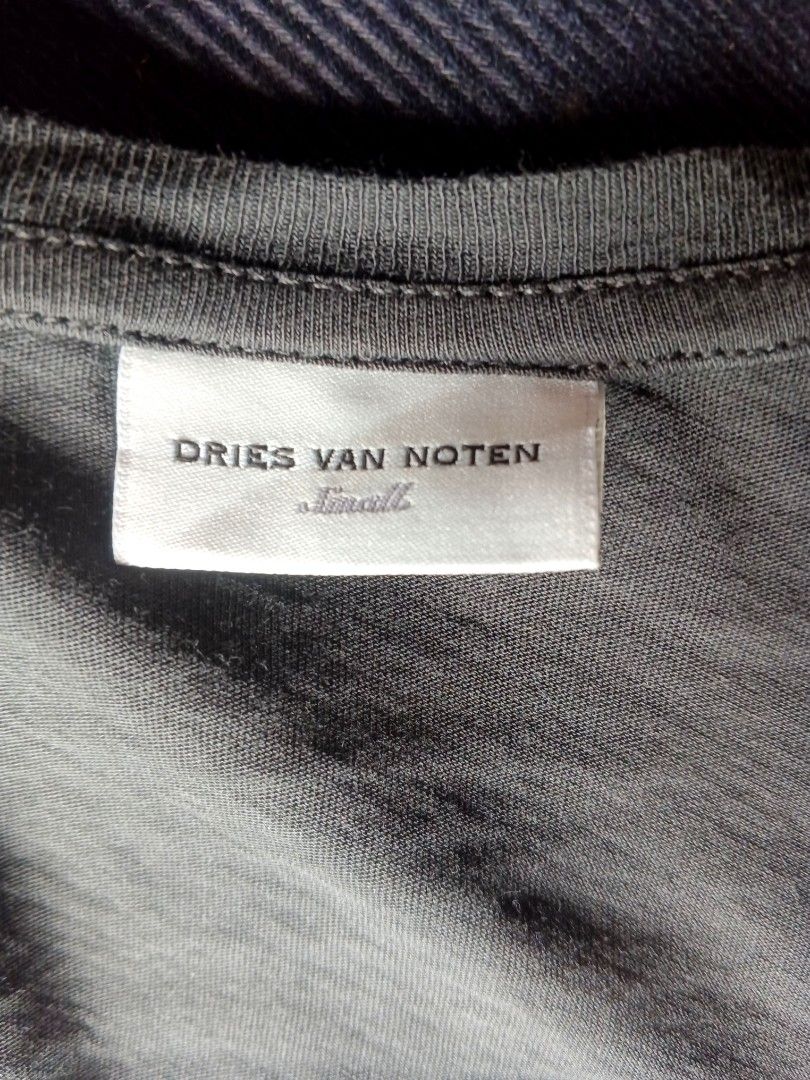 DRIES VAN NOTEN LONG SLEEVE (Category: Announcements) located in Manila. Submitted by icamalicdem29 (Listing ID 1469680221, Image 2). Description: .