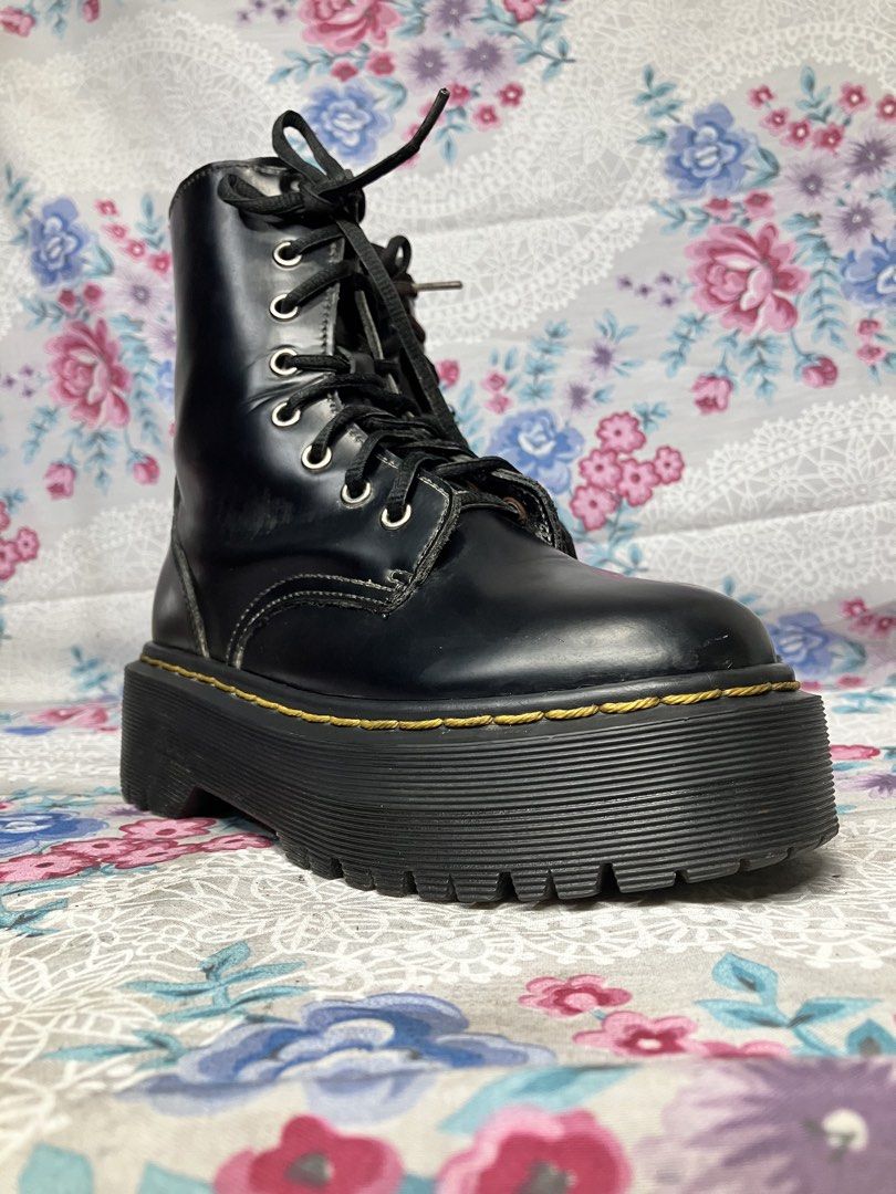 dr.martens JADON SMOOTH LEATHER ZIP PLATFORM BOOTS (Category: Boots) located in General Mariano Alvarez. Submitted by adonid (Listing ID 1469616437, Image 3). Description: DR.MARTENS JADON SMOOTH LEATHER ZIP PLATFORM BOOTS GOOD CONDITION NORMAL SIGN OF USAGE ONLY SIZE: 5.5 WOMEN.