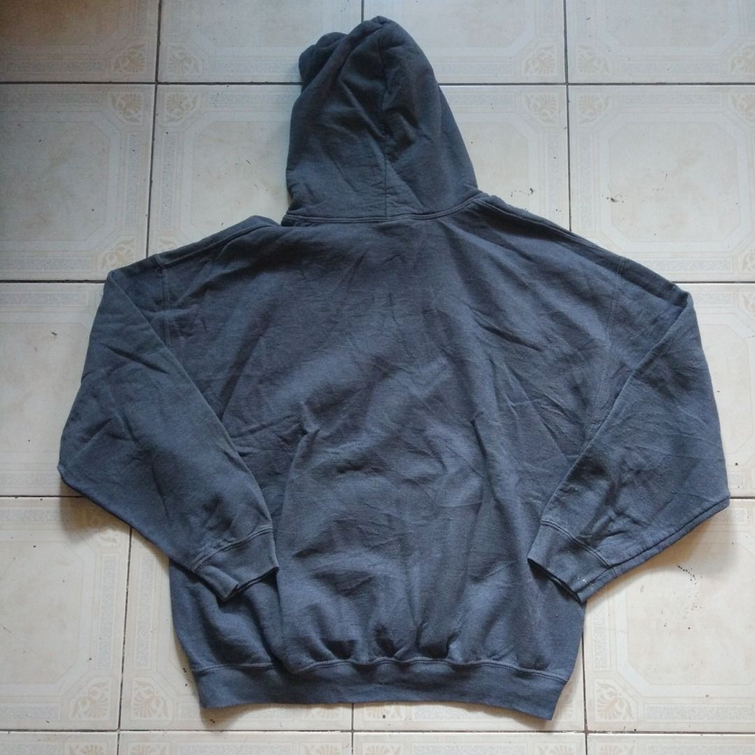 Duck Dynasty Hoodie XL (Category: Coats, Jackets and Outerwear) located in Pasay City. Submitted by denimdude.ph (Listing ID 1469652255, Image 2). Description: hole at shoulder and white marks, last pics.