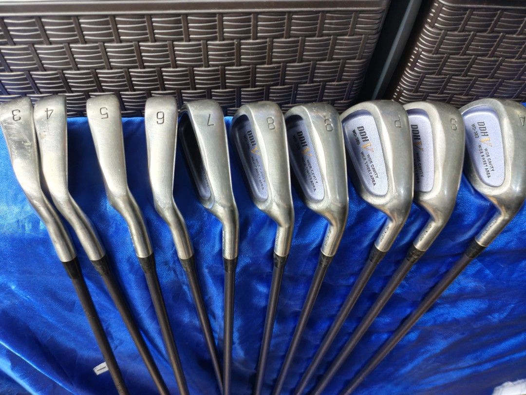 DUNLOP DDH V WD 380 IRON SET (Category: Golf) located in Manila. Submitted by meiyeon2 (Listing ID 1469659002, Image 2). Description: DUNLOP DDH V WD 380 IRON SET 3i-9i Aw PW SW a wide cavity design graphite shaft R flex right handed club...