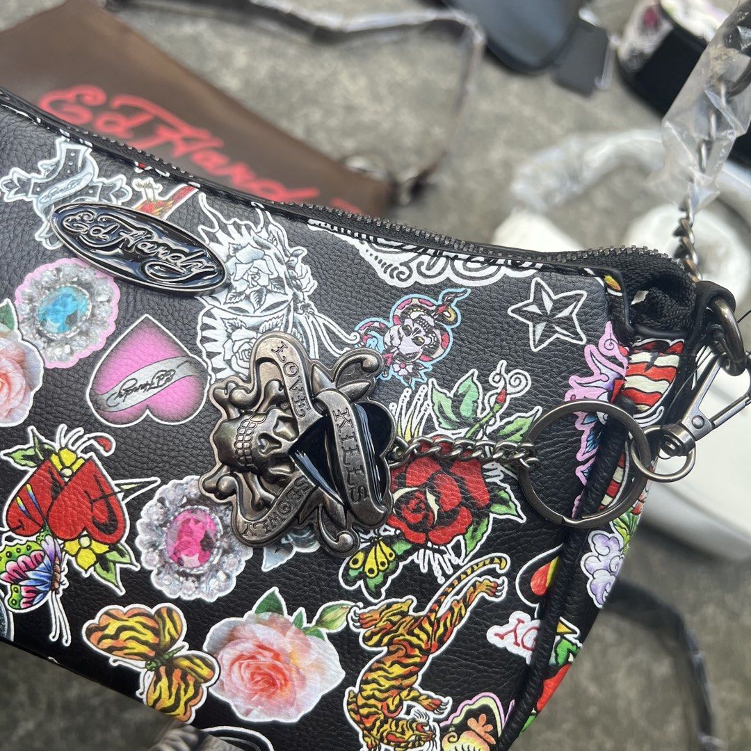 ED HARDY (Category: Shoulder Bags) located in Manila. Submitted by kyojincleofe (Listing ID 1469629218, Image 2). Description: LEGIT ED HARDY KILI BAG HMU 1,300 each .