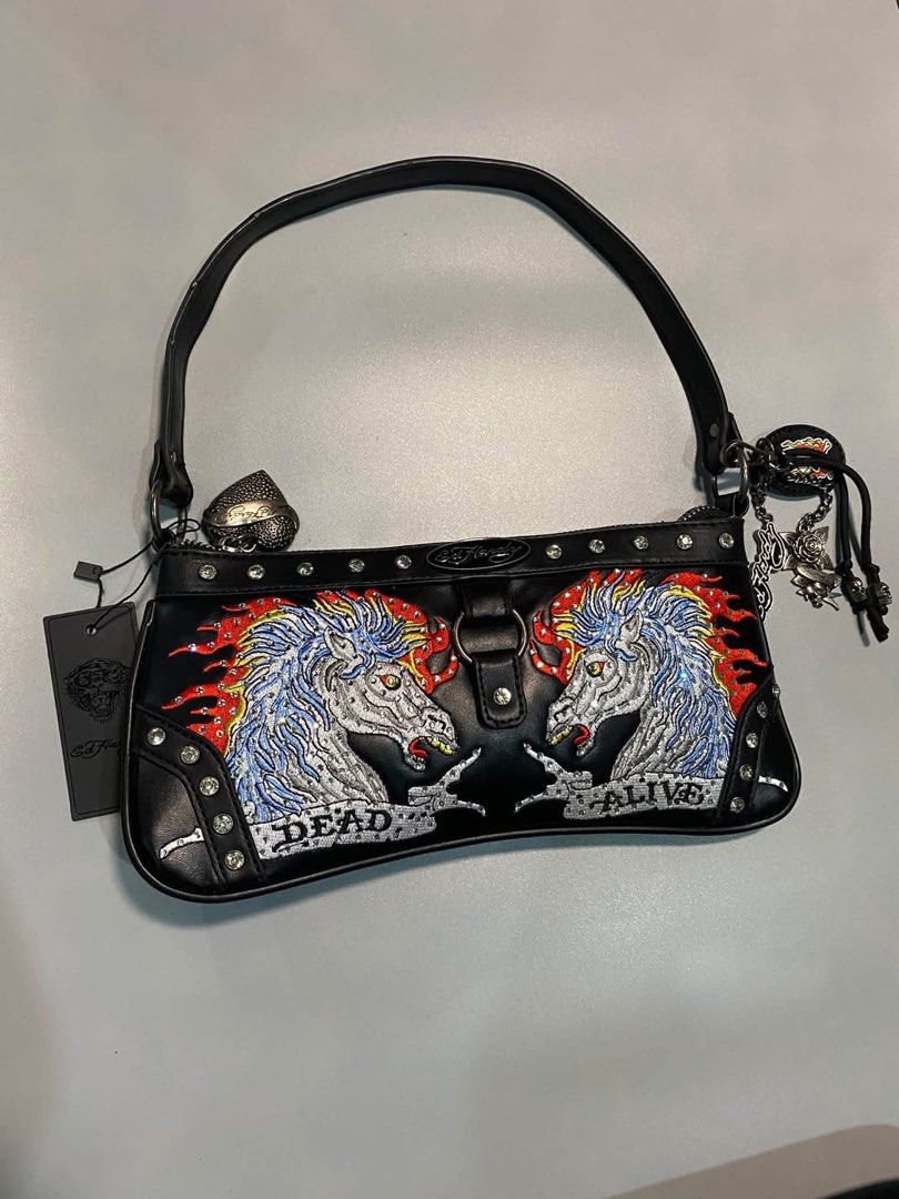 ED HARDY ALIVE WOLVES (Category: Shoulder Bags) located in Manila. Submitted by hollacita (Listing ID 1469647451, Image 1). Description: BRAND NEW.