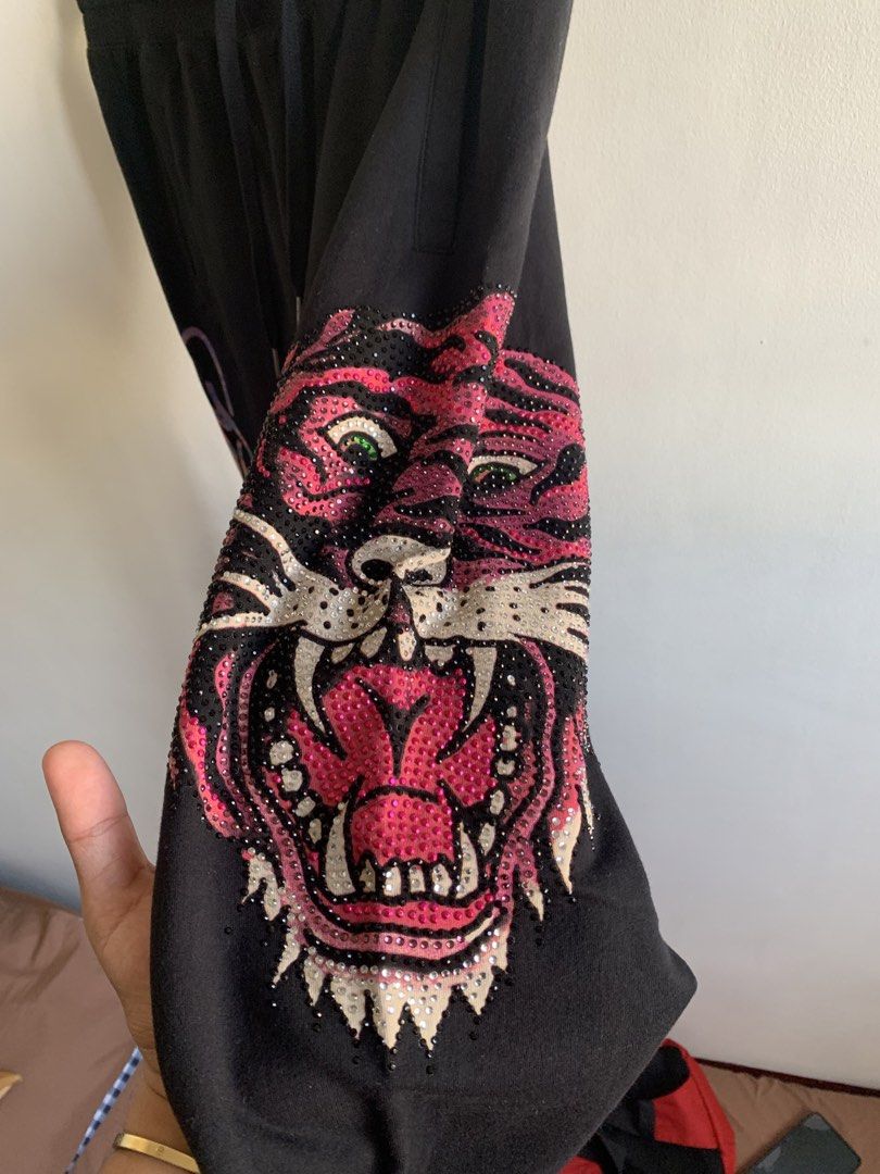Ed hardy jogger pants (Category: Other Bottoms) located in Tanauan. Submitted by ohnemiguel69 (Listing ID 1469715332, Image 3). Description: Ed hardy y2k jogger pants No Issue Washed Already Small on tag W- 28-32 L- 38.5 ₱600 📍TANAUAN CITY BATANGAS📍.