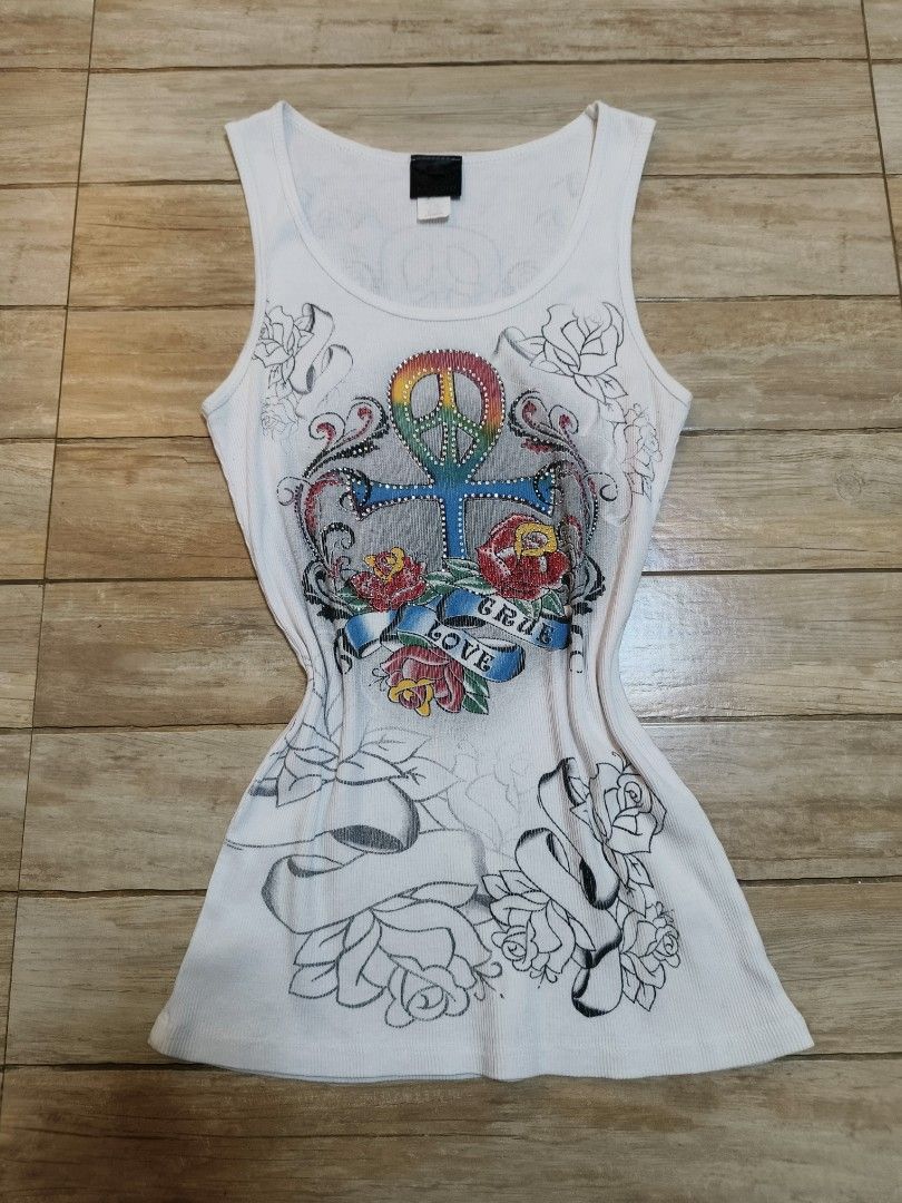 Ed hardy vibe top (Category: Sleeveless) located in Siniloan. Submitted by talktotheroses (Listing ID 1469670173, Image 1). Description: no issue.