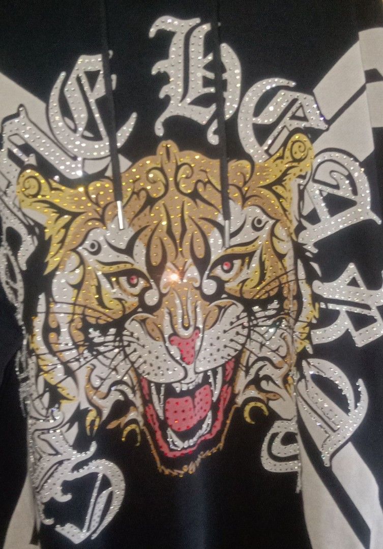 EDHARDY HOODIE (Category: Clothes Drying Rack) located in Guihulngan. Submitted by thrift_ni_miel (Listing ID 1469580440, Image 3). Description: .