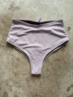 (Category: ) located in . Submitted by tidyup.lara (Listing ID 1469694668, Image 1). Description: .