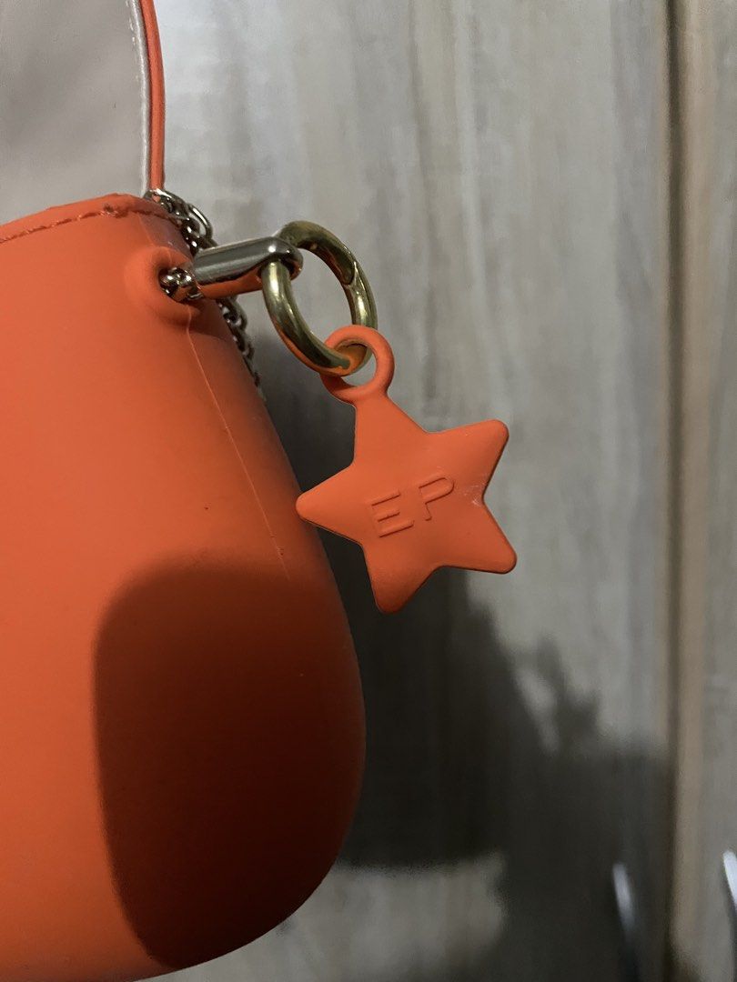 Elegant Prosper Beach Sling Bag (Category: Beach Bags) located in San Carlos. Submitted by graciahoney (Listing ID 1469622977, Image 2). Description: .
