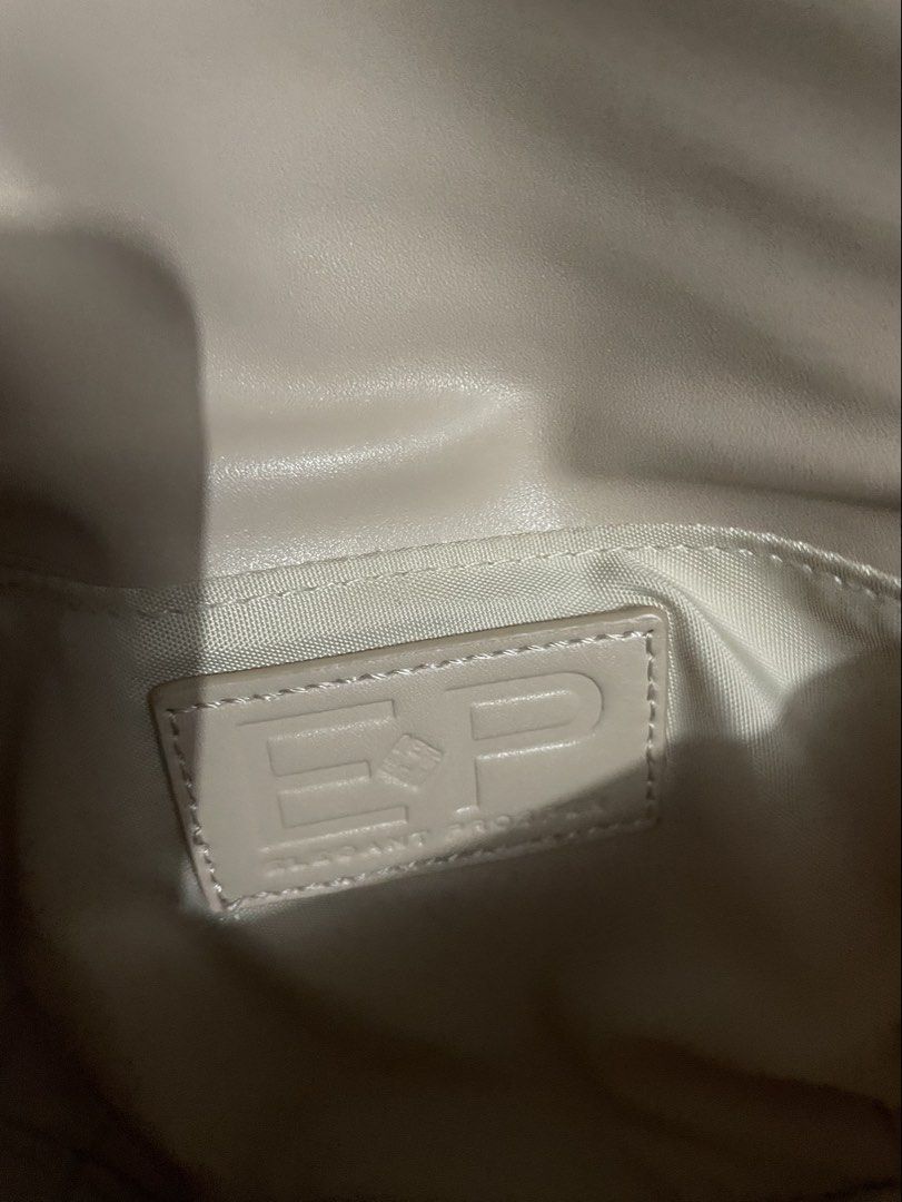Elegant Prosper Beach Sling Bag (Category: Beach Bags) located in San Carlos. Submitted by graciahoney (Listing ID 1469622977, Image 3). Description: .