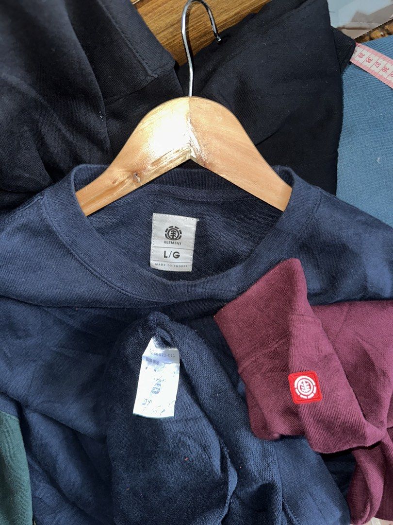 ELEMENT (Category: Coats, Jackets and Outerwear) located in Tagum. Submitted by trippleaaa2020 (Listing ID 1469637310, Image 3). Description: Element brand Size ￼Large on tag oversized Dimes 24x27 Issue none As new condition 900 Loc mindanao.