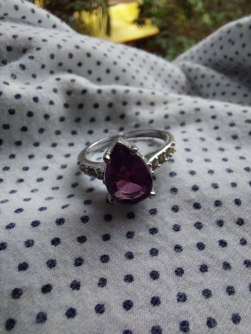 Engagement ring (Category: Rings) located in Baguio. Submitted by h4zz4thriftsy2k (Listing ID 1469595903, Image 2). Description: Very nice in actual Sterling silver.