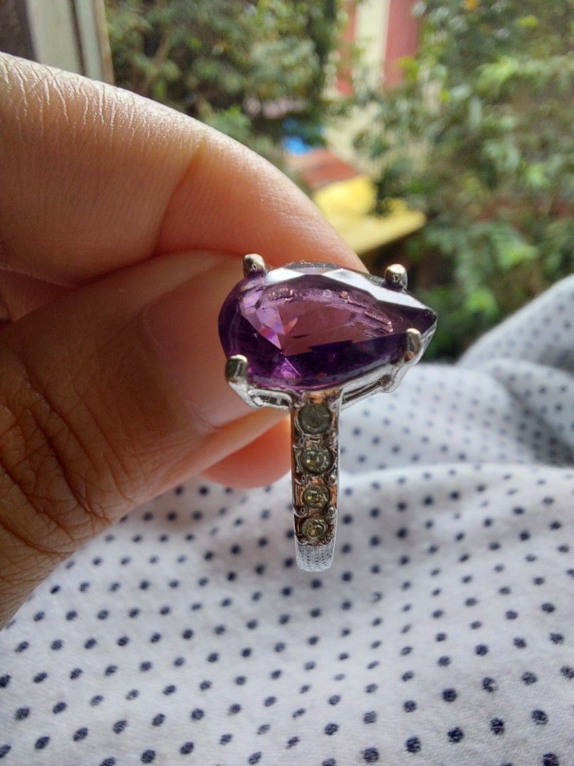 Engagement ring (Category: Rings) located in Baguio. Submitted by h4zz4thriftsy2k (Listing ID 1469595903, Image 3). Description: Very nice in actual Sterling silver.