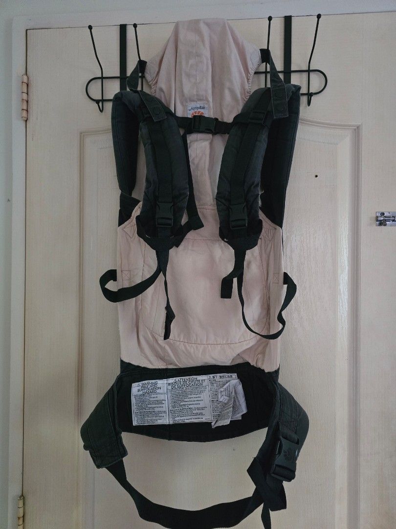 Ergo Baby carrier (Category: Carriers & Slings) located in Cavite. Submitted by rydes_clo (Listing ID 1469651104, Image 3). Description: super tibay dimasyado nagamit kasi may iba pang nag gift kay baby this is a must lalo na kapag lalabas kayo gagala at kalag inantok na si baby while nasa labas kayo.