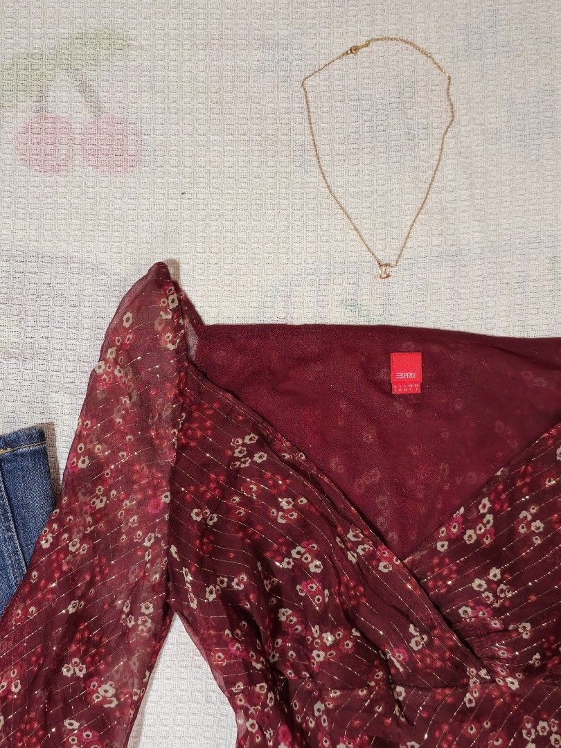 Esprit Burgundy Fairy Top (Category: Blouses) located in Manila. Submitted by vintage_revo.ph (Listing ID 1469575412, Image 3). Description: 👕Top Mine: ₱ 799 ‎ ‎🛍 + Shipping fee ‎✨️ PLEASE READ guidelines before buying ‎📷 Once acknowledged “yours” please dm me your order form + screenshot of the item.