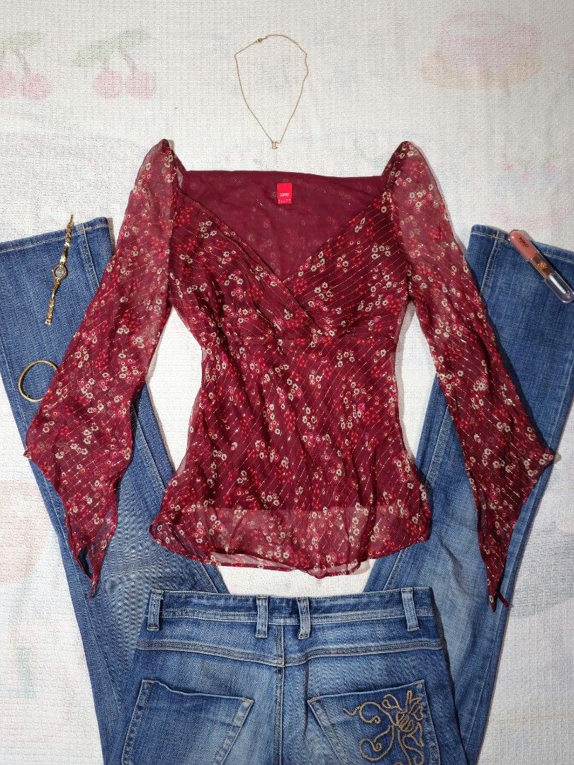 Esprit Burgundy Fairy Top (Category: Blouses) located in Manila. Submitted by vintage_revo.ph (Listing ID 1469575412, Image 2). Description: 👕Top Mine: ₱ 799 ‎ ‎🛍 + Shipping fee ‎✨️ PLEASE READ guidelines before buying ‎📷 Once acknowledged “yours” please dm me your order form + screenshot of the item.