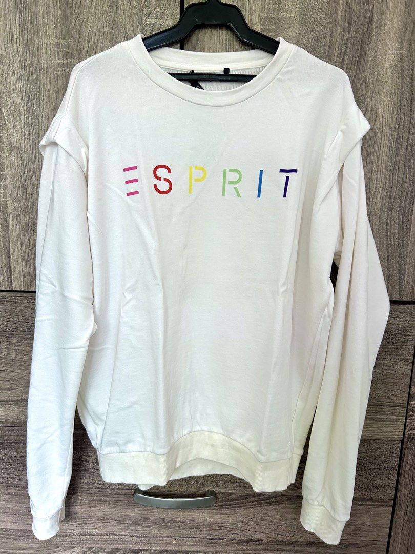 Esprit White Sweatshirt (Category: Coats, Jackets and Outerwear) located in Cainta. Submitted by mimidiva (Listing ID 1469622661, Image 1). Description: Esprit White Sweatshirt Color - White Size - Medium Cainta Location.