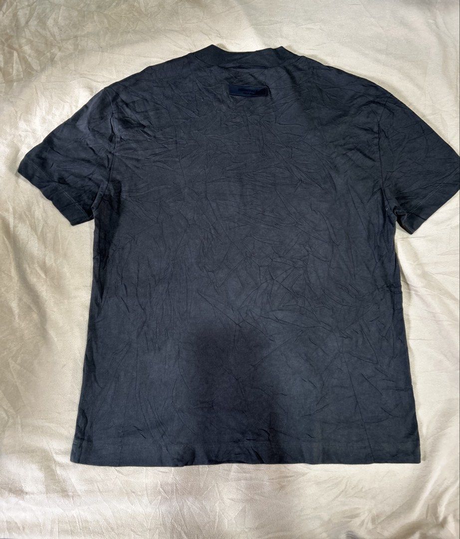 Essential tee (Category: Tshirts & Polo Shirts ) located in Davao. Submitted by scorp5 (Listing ID 1469612315, Image 2). Description: Like new condition Medium men or women Dimes w21 L 27 Small on tag.