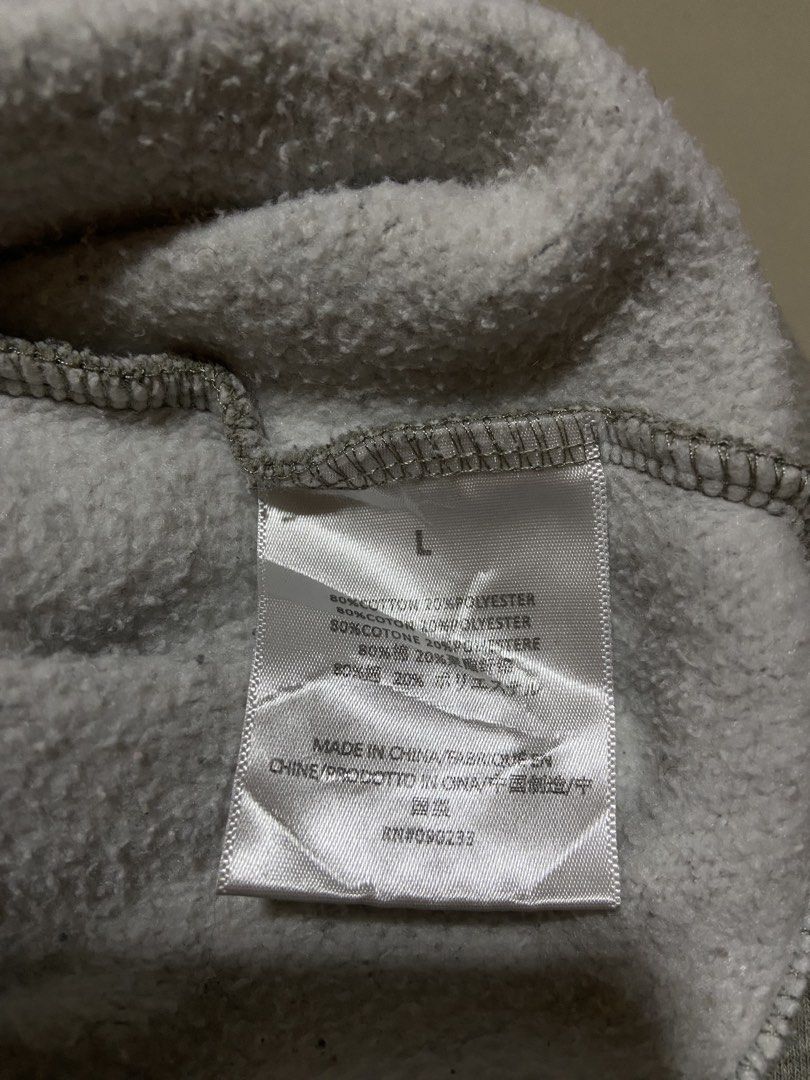 ESSENTIALS FEAR OF GOD (Category: Coats, Jackets and Outerwear) located in San Pablo. Submitted by tripnthrift15 (Listing ID 1469640830, Image 3). Description: ESSENTIAL FEAR OF GOD HOODIE SIZE LARGE ON TAG COMPLETE TAGS GOOD CONDITION DIMES 26*26.