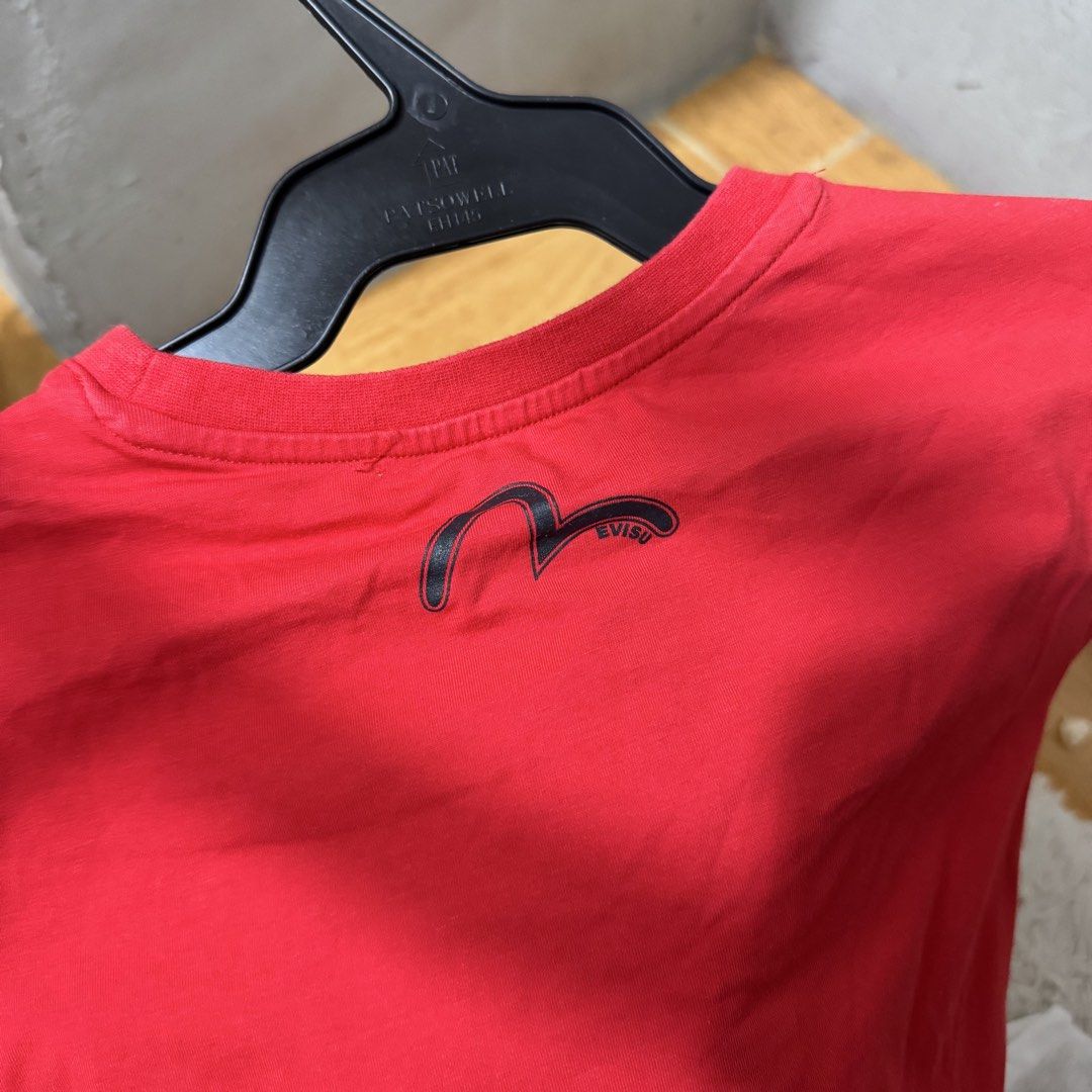 EVISU kids t-shirt (Category: Babies & Kids Fashion) located in Valenzuela. Submitted by thriftynanay88 (Listing ID 1469635522, Image 2). Description: Size 4Y est.