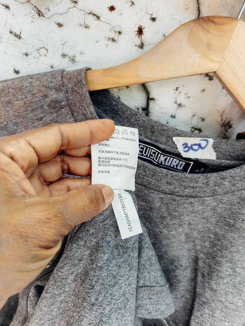 Evisu shirt (Category: Luxury Apparel) located in Tacurong. Submitted by lyjetbrandedfinds_1827 (Listing ID 1469603153, Image 2). Description: large.