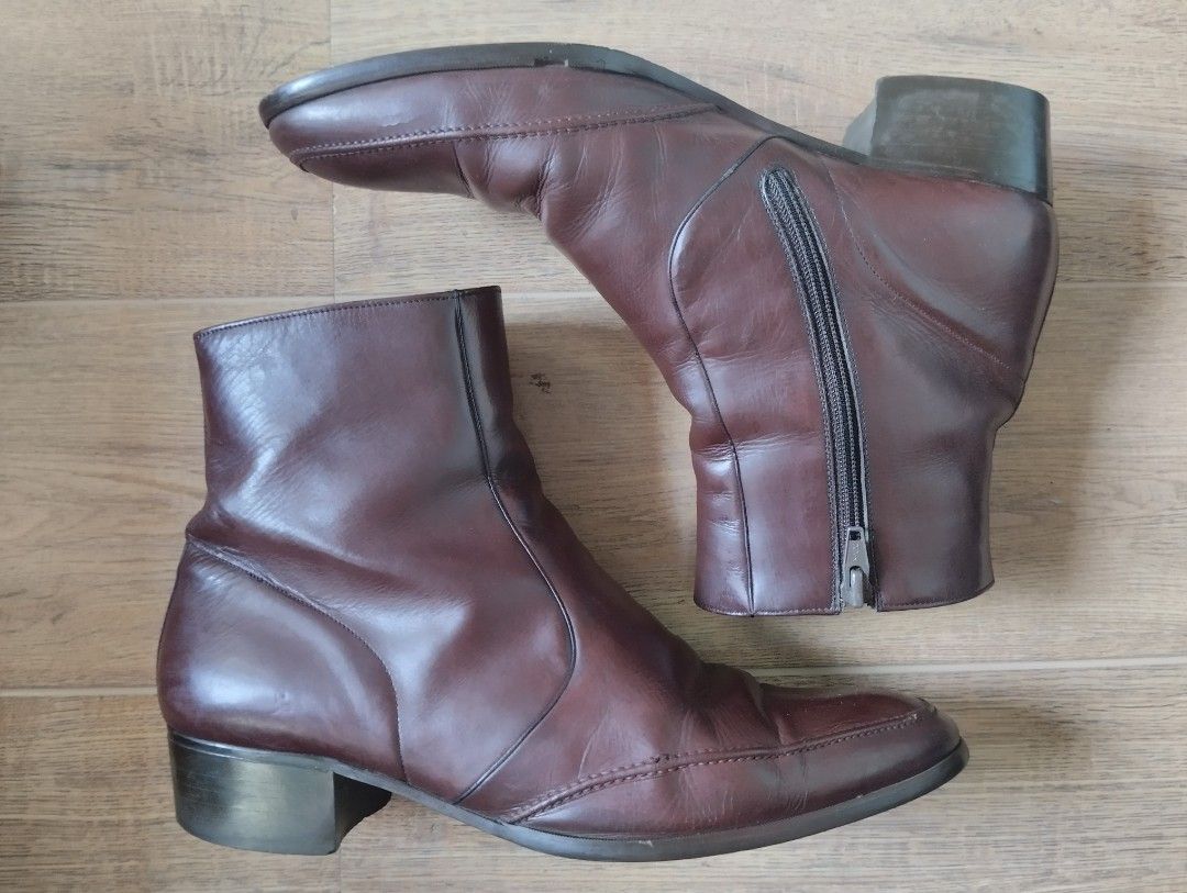 EXCEL Brown Leather Zipper Boots Size 2.5 (Category: Boots) located in Quezon City. Submitted by rackreviva27782 (Listing ID 1469612038, Image 1). Description: price+sf size 8 / 41 flaws: creases and dents - Style: Classic dress boots - Color/Material: Rich brown leather with gentle creasing from wear - Origin: Made in Japan - Features: Convenient side zippers and comfortable low stacked heels - Soles: Hexagon patterned nonslip rubber soles for g