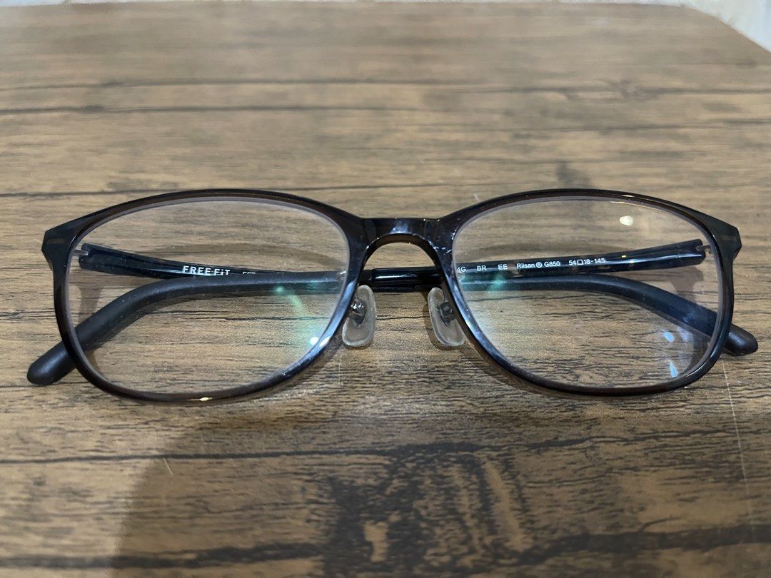 eyeglasses (Category: Sunglasses & Eyewear) located in San Fernando. Submitted by japansurpluselyu (Listing ID 1469577568, Image 3). Description: .