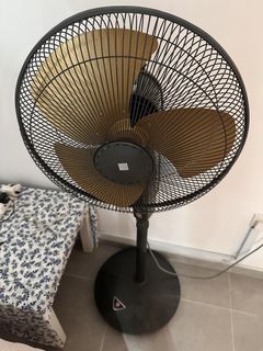 (Category: ) located in . Submitted by takeiteasy_relax (Listing ID 1469633183, Image 1). Description: .