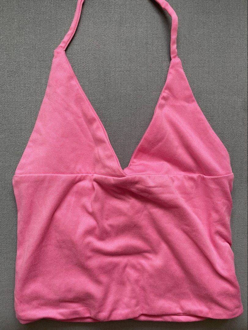 fhilar aurea v-neck tank top (Category: Sleeveless) located in Manila. Submitted by happymoon_0ae0c8 (Listing ID 1469585177, Image 1). Description: - xs to s - original price: 199 - backless.