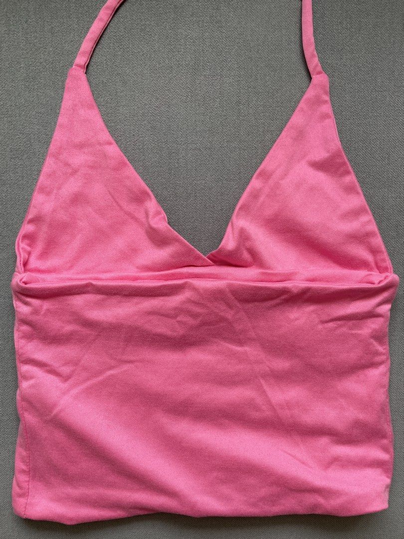 fhilar aurea v-neck tank top (Category: Sleeveless) located in Manila. Submitted by happymoon_0ae0c8 (Listing ID 1469585177, Image 2). Description: - xs to s - original price: 199 - backless.