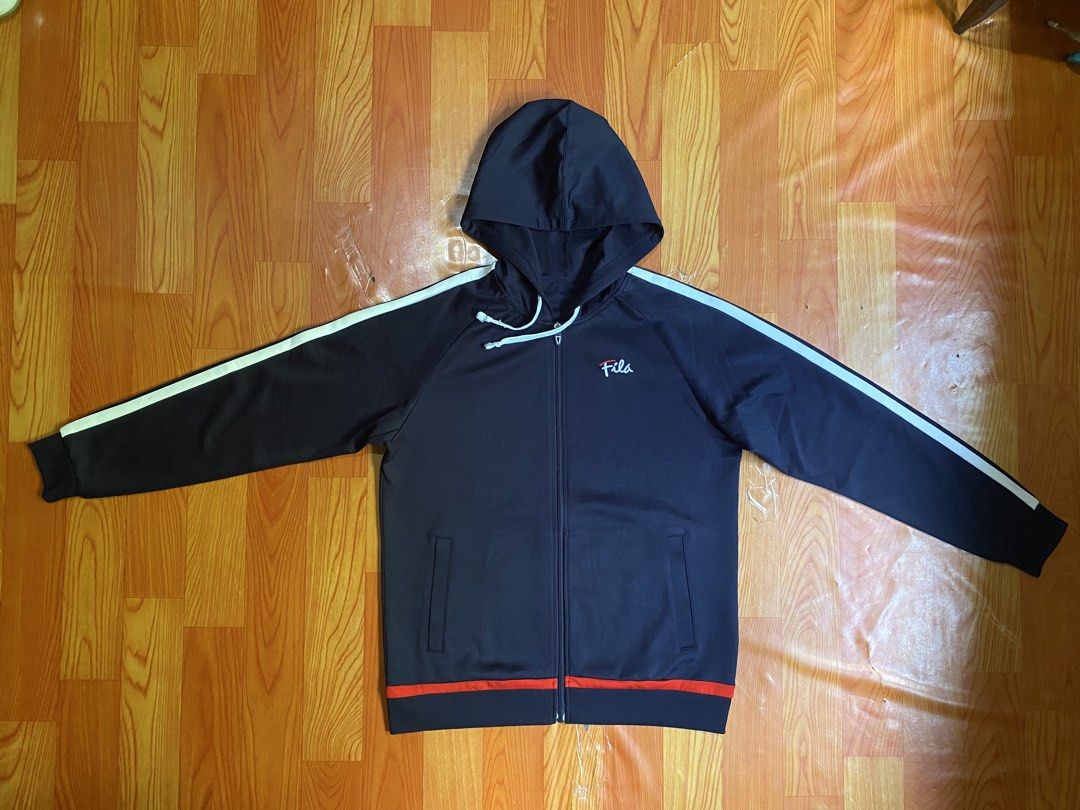 Fila golf hoodie (Category: Hoodies) located in Cebu City. Submitted by jerianix (Listing ID 1469687385, Image 1). Description: Fila golf hoodie Size medium W21.5 L27 Excellent condition No issues .