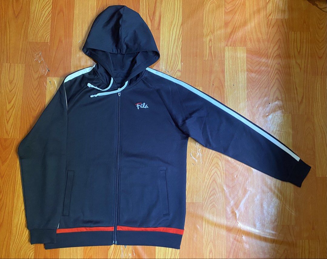 Fila golf hoodie (Category: Hoodies) located in Cebu City. Submitted by jerianix (Listing ID 1469687385, Image 2). Description: Fila golf hoodie Size medium W21.5 L27 Excellent condition No issues .