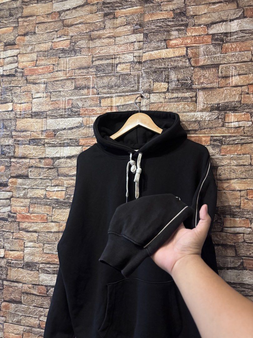 f.illuminate BLACK HOODIE (Category: Hoodies) located in Davao. Submitted by angelothriftfinds (Listing ID 1469586801, Image 3). Description: F.ILLUMINATE brand new condition dimension: 26” W | 29” L fit: 2XL size issue: none mine: ₱300.