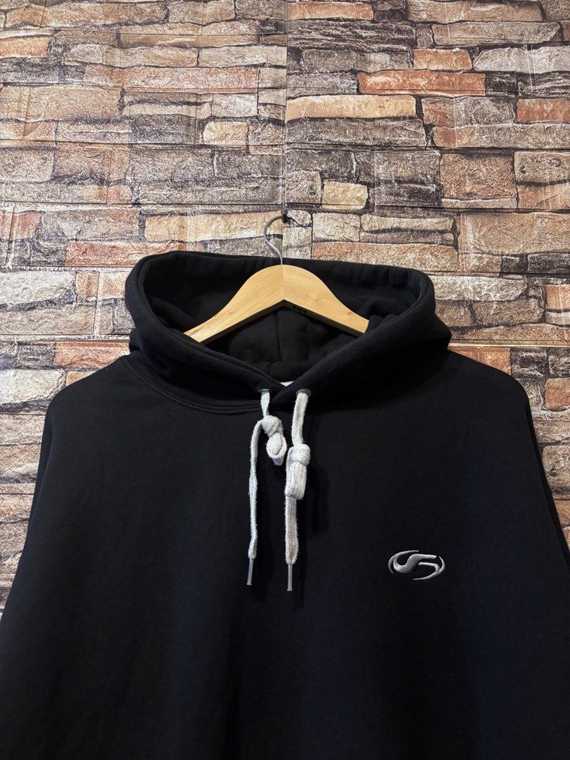f.illuminate BLACK HOODIE (Category: Hoodies) located in Davao. Submitted by angelothriftfinds (Listing ID 1469586801, Image 2). Description: F.ILLUMINATE brand new condition dimension: 26” W | 29” L fit: 2XL size issue: none mine: ₱300.