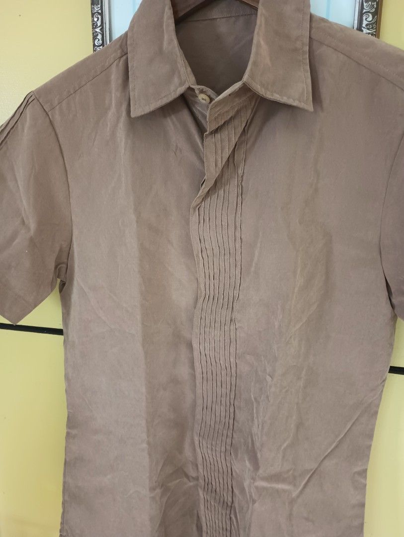 Folded & Hung Shirt (Category: Formal Shirts) located in Las Pinas. Submitted by preloved_manila (Listing ID 1469573307, Image 2). Description: Folded & Hung Extra Small 19x27.