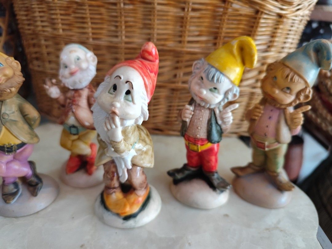 Fontanini Dwarves Gnomes 4" tall (Category: Vintage Collectibles) located in Dipolog. Submitted by thriftteata (Listing ID 1469628329, Image 2). Description: 6pcs all or 300 each polymer resin made in Italy.
