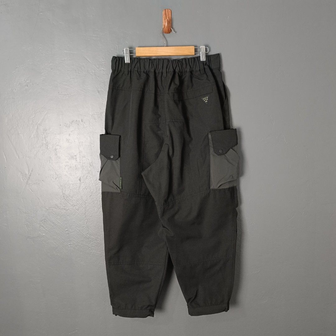 For Men - Ad-Lib - Cargo Pants (Category: Trousers) located in Bacolod City. Submitted by drop.ph (Listing ID 1469621496, Image 2). Description: Ad-Lib - Pack n Go Cargo Pants Authentic *Fits 28-30 Length - 36, Leg Opening - 6 *Excellent *No Flaws *Price: 880php *Add SF if outside Bacolod City .