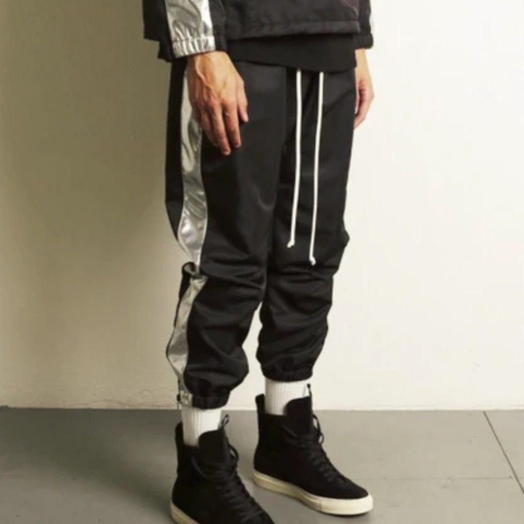 For Men - Daniel Patrick - Parachute Track Pants (Category: Joggers) located in Bacolod City. Submitted by drop.ph (Listing ID 1469616452, Image 1). Description: Daniel Patrick - Parachute Track Pants Authentic *Ankle Zipped *Fits 30-32, Length - 37.5 *Excellent *No Flaws *Price: 880php *Add SF if outside Bacolod City.