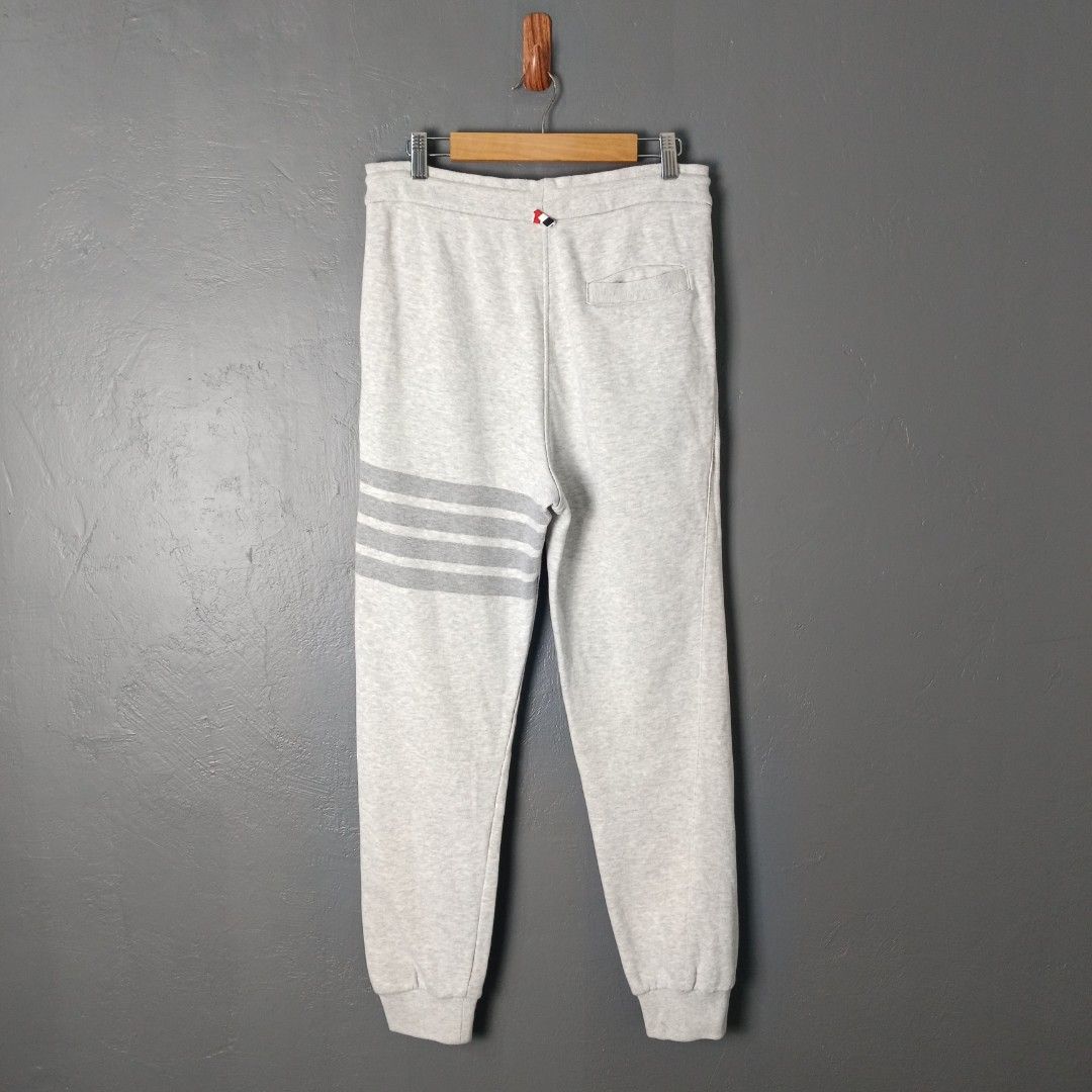 For Men - Thom Browne - 4 Bar Sweatpants (Category: Joggers) located in Bacolod City. Submitted by drop.ph (Listing ID 1469615526, Image 2). Description: Thom Browne Classic loopback 4-Bar Sweatpants *Fits 30-32, Length - 38 *Excellent *No Flaws *Price: 1,000php *Add SF if outside Bacolod City .